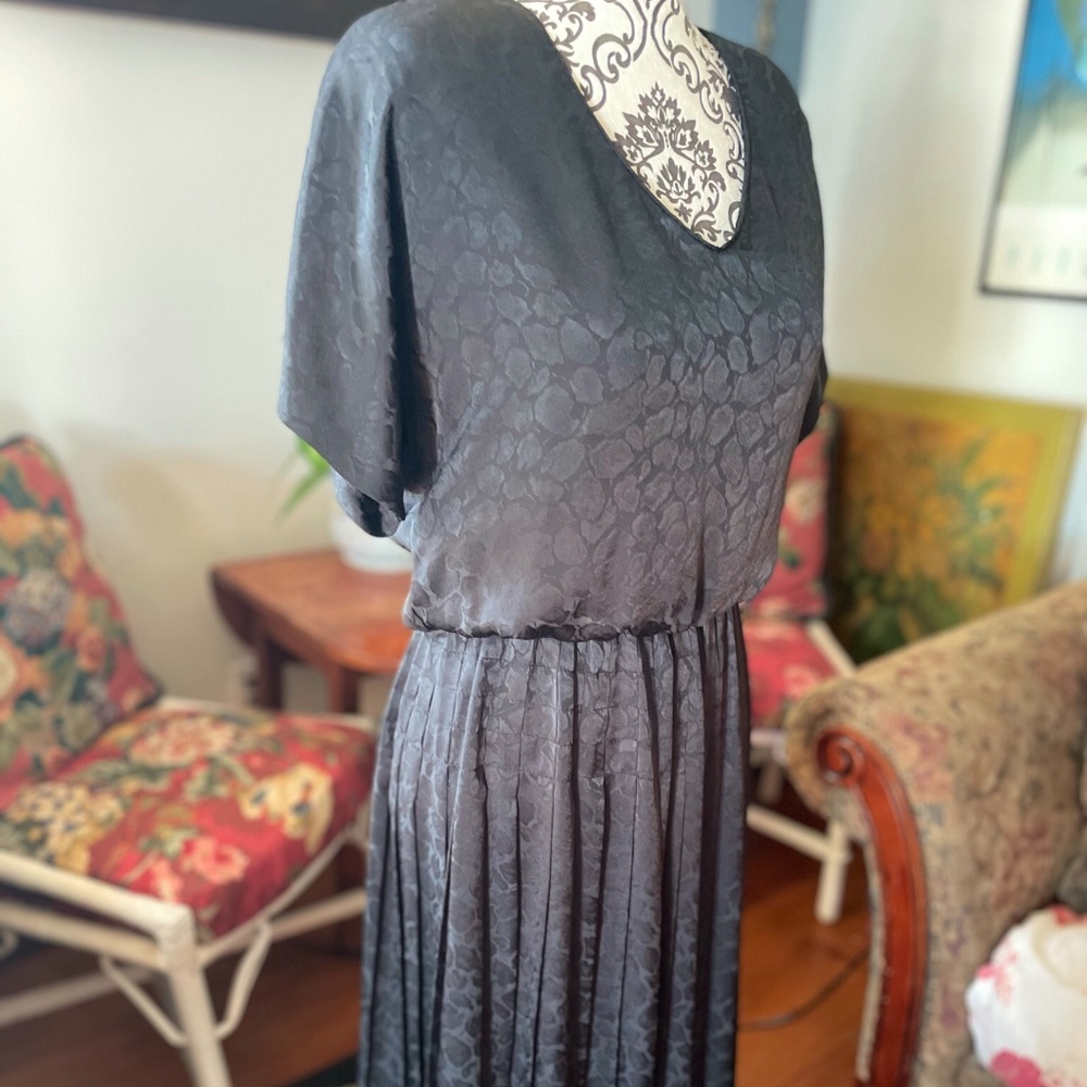 Vintage Diane Von Furstenburg 80’s dres pleated 6 - Picture 3 of 12